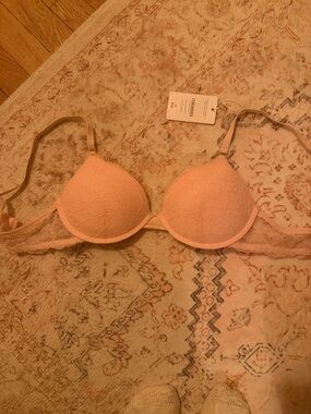 Lace Padded Bra in Peach — Classic Comfort and Lift